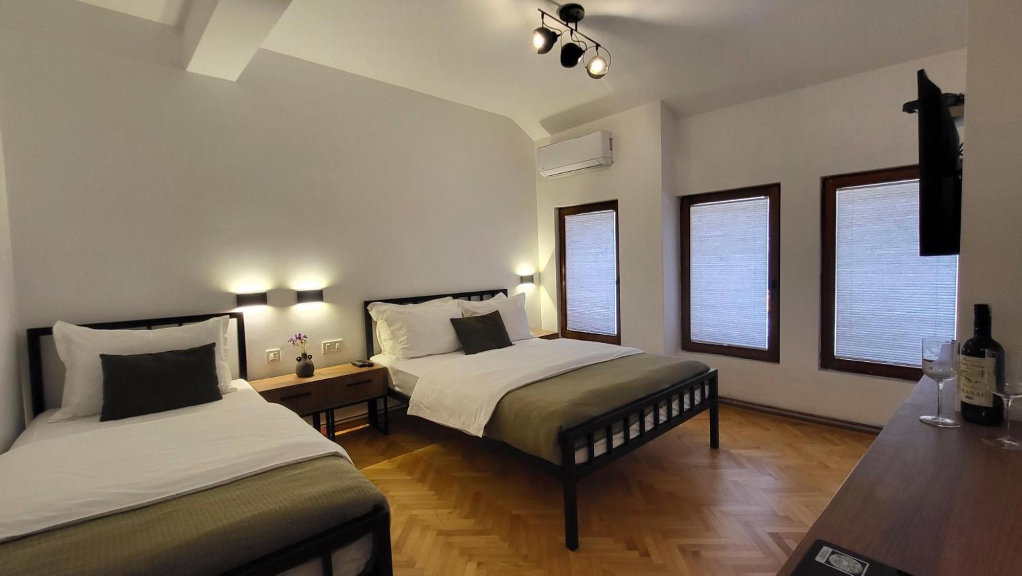פרישטינה Grand Boutique Hotel מראה חיצוני תמונה